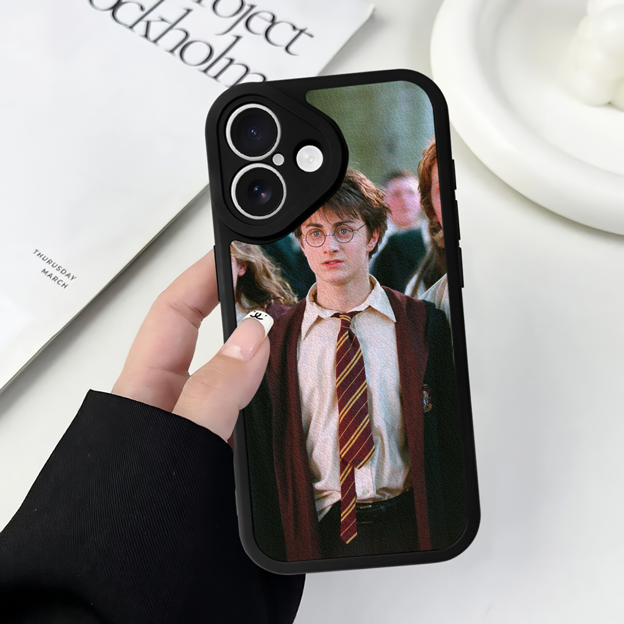 （画像用） Harry Potter ハリー・ポッターシリーズ 【iPhone 16シリーズ対応】シリコンスマホケース（レザー調） 材質：シリコン
